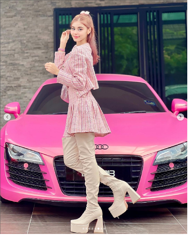 Kini Masya Masyitah disorot karena foto penampilan yang diunggahnya ke Instagram. Pada unggahan terbarunya, Senin (31/7/2023) di Instagram masyitah_masya, penyanyi muda itu tampil tanpa hijab. Foto: Dok. Instagram masyitah_masya