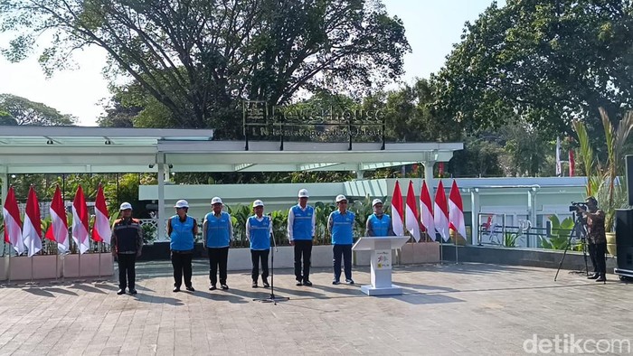 Mensesneg Pratikno Resmikan Revitalisasi Sistem Kelistrikan di Istana
