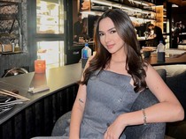 5 Pesona Monica Muller Injak Usia 22 Tahun