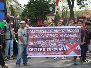 Ormas di Kalteng Demo Usai Rocky Gerung Diduga Hina Jokowi