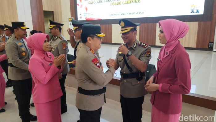 Pelantikan 6 kapolres Polda Lampung.