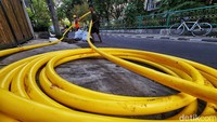 Jaringan pipa gas dibangun di dalam tanah.  