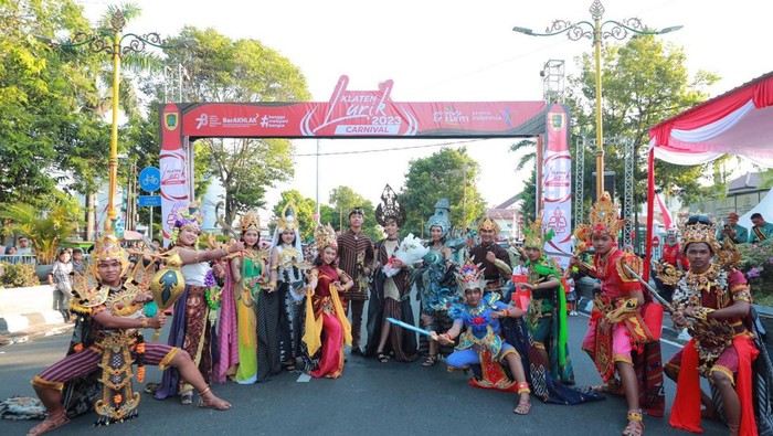 Pemkab Klaten kembali menggelar Klaten Lurik Carnival (KLC) pada Minggu (30/7/2023). Pemkab Klaten kembali menggelar Klaten Lurik Carnival (KLC) pada Minggu (30/7/2023).