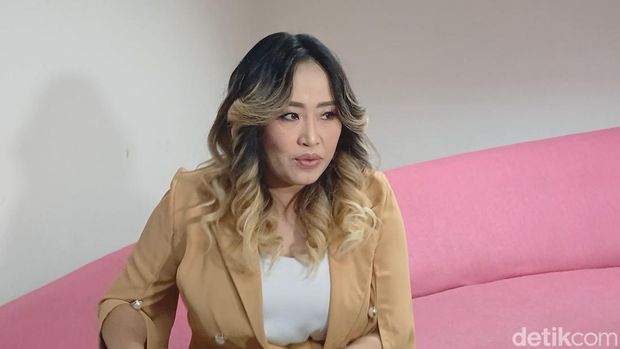 Pinkan Mambo saat ditemui di kawasan Trans TV.