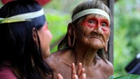 Salah satunya adalah Tropic Eco, yang mendirikan tur operator bernama Waorani Eco Lodge dan menjual paket wisata untuk tinggal bersama suku Waorani.  