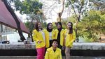 Momen Kegembiraan Maba UI Ambil Jaket Kuning