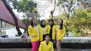 Momen Kegembiraan Maba UI Ambil Jaket Kuning