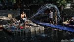 Sampah Plastik Masih Mendera Sungai di Jakarta