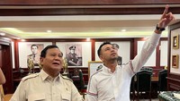 Saat berkeliling di kantor Prabowo. Foto: instagram Raffi Ahmad