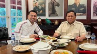 Mereka makan bareng juga lo keduanya. Foto: instagram Raffi Ahmad