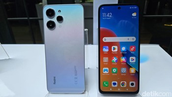 Redmi 12 dijanjikan akan mendapatkan update Android sebanyak dua kali. Selain itu, HP ini diberikan update keamanan hingga tiga tahun. Foto: Adi Fida Rahman/detikINET