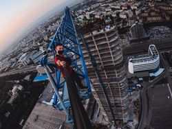 Aksi Remi Lucidi Taklukkan Gedung Pencakar Langit Sebelum Tewas Terjatuh