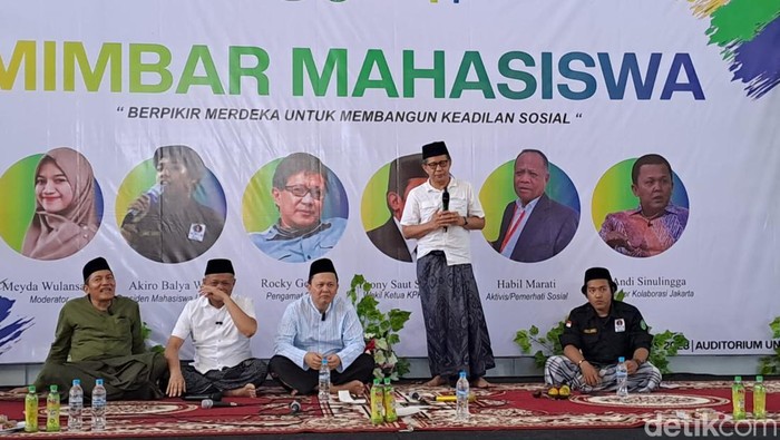 Rocky Gerung di Undar Jombang