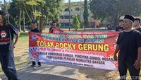 Sejumlah Orang Tolak Kedatangan Rocky Gerung Di Undar Jombang