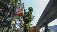Neon box tersebut menampilkan logo dan tema tahun ini yaitu Terus Melaju Untuk Indonesia Maju.  