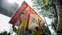 Hingga hari ini petugas telah memasang 10 buah neon box di jalan Iskandarsyah Raya dan jalan Prapanca Raya.  