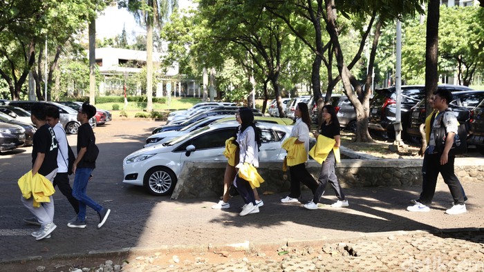 Semringah Maba UI Dapat Almamater Baru Semringah Maba UI Dapat Almamater Baru