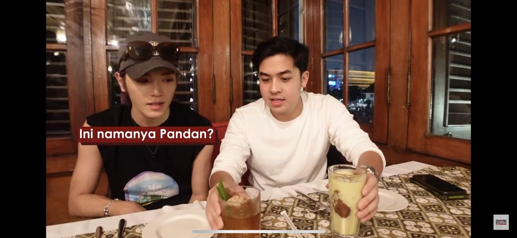 Seru! Taeyong NCT dan Jerome Polin Cicip Pisang Goreng hingga Durian
