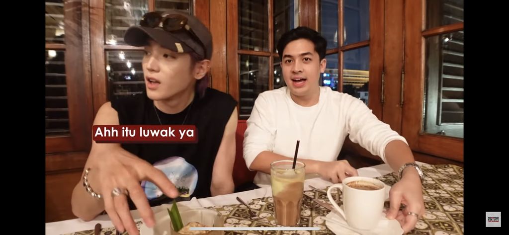 Seru! Taeyong NCT dan Jerome Polin Cicip Pisang Goreng hingga Durian