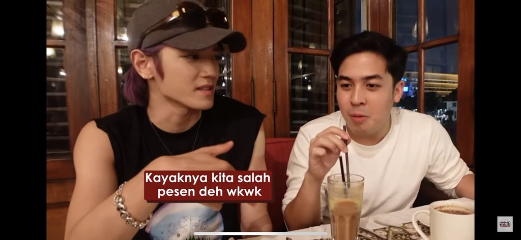 Seru! Taeyong NCT dan Jerome Polin Cicip Pisang Goreng hingga Durian