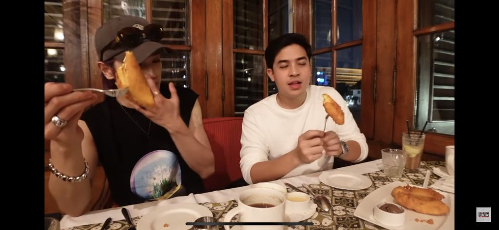 Seru! Taeyong NCT dan Jerome Polin Cicip Pisang Goreng hingga Durian