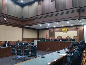 Hakim Usir 3 Pengacara Lukas Enembe di Ruang Sidang, Ini Penyebabnya