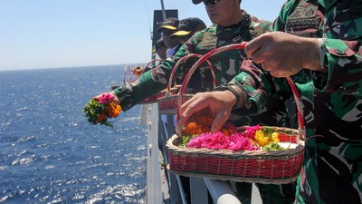 Momen Panglima TNI Tabur Bunga untuk Kenang KRI Nanggala 402