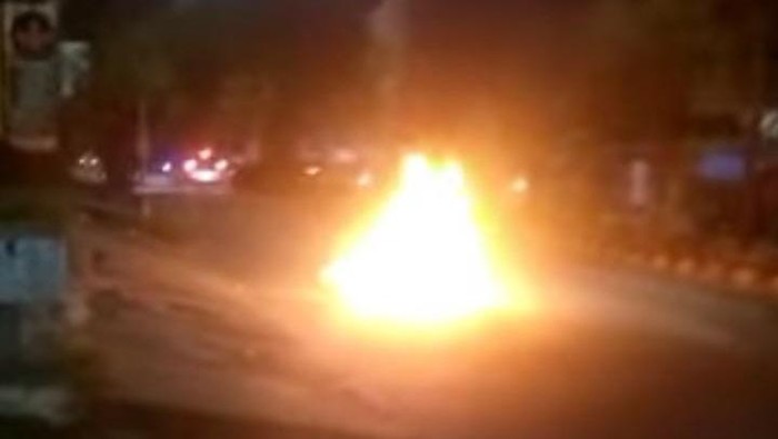 2 pelaku pembakaran motor di Makassar ditangkap.