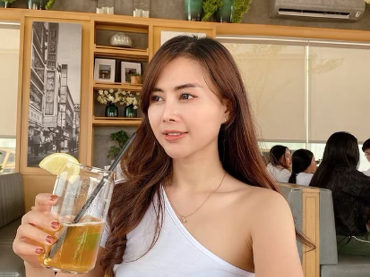 Ini Anzani, Aspri Hari Minggu Hotman Paris yang Doyan Ngeteh dan Makan Es Krim