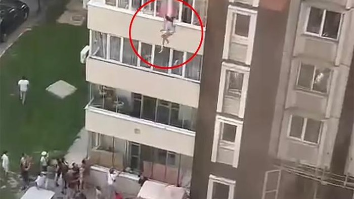 Apartemen di Kazakhstan kebakaran/Dok Dailymail