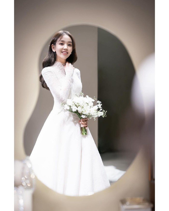 Baek A Yeon Foto-foto jelang pernikahan Baek A Yeon dibagikan lewat Instagram pribadinya.
