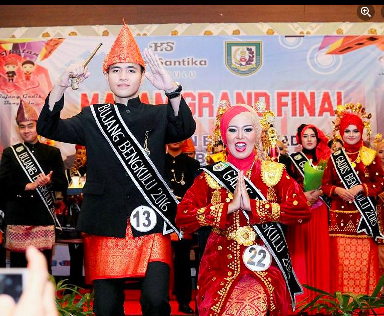 Baju Pengantin Wanita Bengkulu