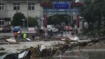 Beijing Porak-poranda Diterjang Topan dan Banjir