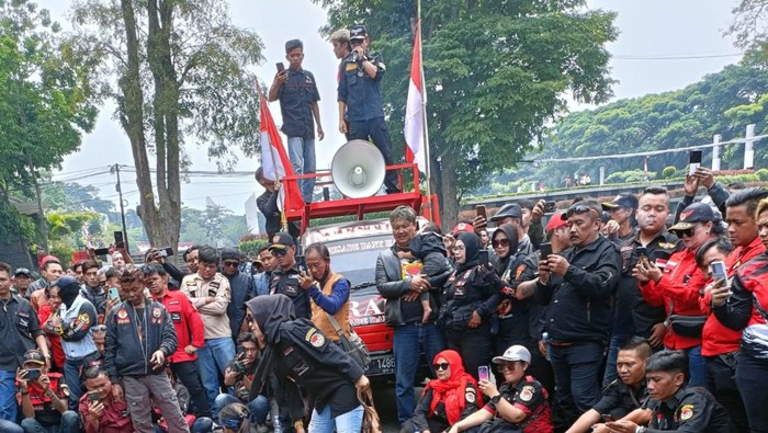 Demonstrasi protes ucapan Rocky Gerung di Bandung (dok. Istimewa)