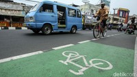 Menurut keterangan warga, jalur sepeda itu sering digunakan pesepeda saat sore.  