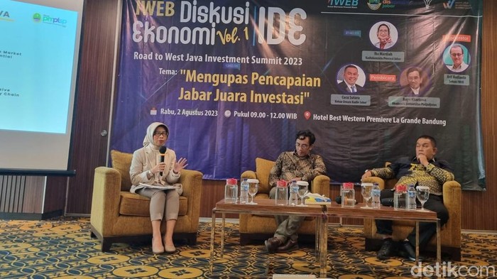 Diskusi ekonomi di Bandung