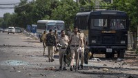 Para pejabat daerah di Nuh mengatakan pihaknya sedang menyelidiki penyebab pasti dari bentrokan itu. Para pejabat daerah Nuh dan Gurugram juga bertemu dengan perwakilan komunitas Hindu dan Muslim untuk menyerukan semua pihak tetap tenang.  
