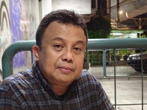 Ichsan Loulembah, Jurnalis yang Aktivis