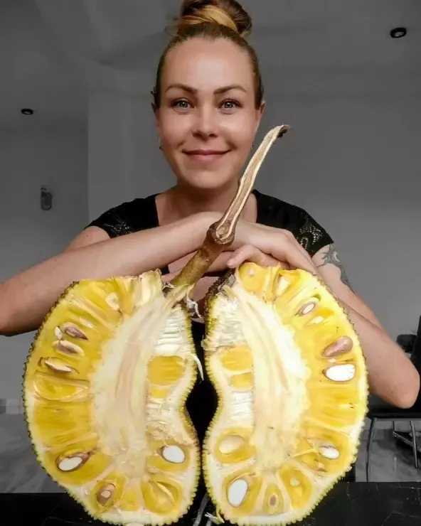 Influencer tewas karena hanya makan durian dan nangka
