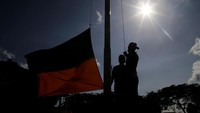 Pasukan Pengibar Bendera (Paskibra) menjalani latihan di lapangan Salero, Kota Ternate, Maluku Utara. 