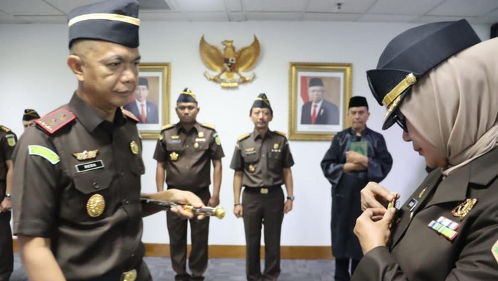 Kajati DKI Lantik Kolonel Ainur Rochmaini Jadi Aspidmil Kejati DKI  (dok. Kejati DKI)