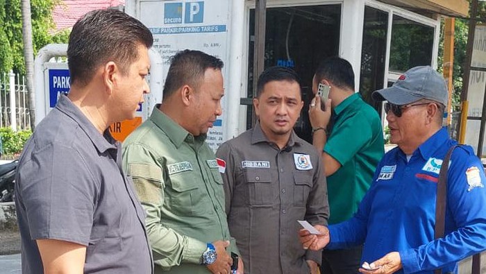 Komisi II DPRD Palembang sidak ke parkiran Pasar 16 Ilir. (Foto: Istimewa)