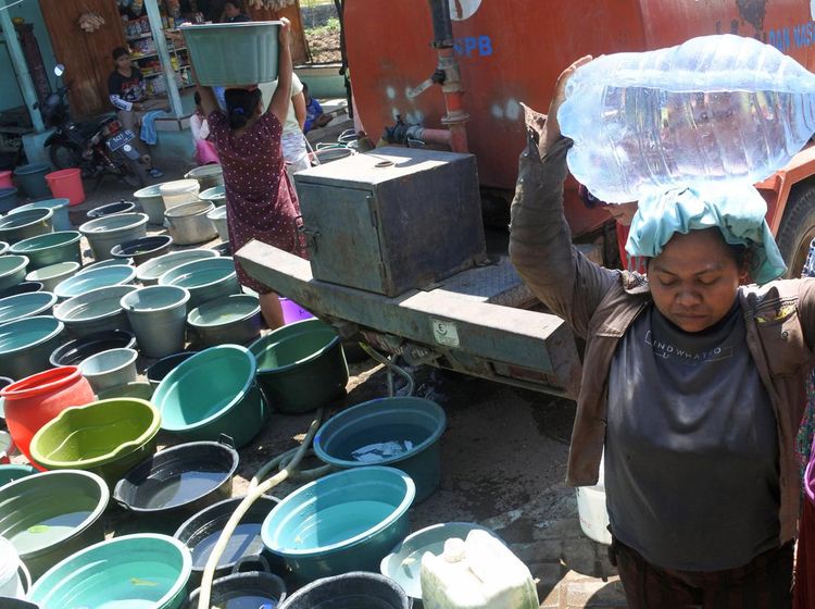 Kemarau Datang, Warga Situbondo Kesulitan Air Bersih