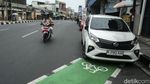 Masih Baru, Jalur Sepeda Depok Sudah Jadi Tempat Parkir Liar