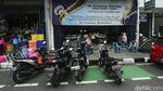 Masih Baru, Jalur Sepeda Depok Sudah Jadi Tempat Parkir Liar