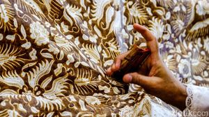 Melihat Lebih Dekat Teknik Pembuatan Batik Tulis Lok Chan