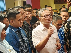 Mendag Dorong Pajak Rokok Elektrik Naik demi Petani Tembakau