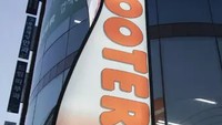 Restoran Hooters Bangkrut di Singapura