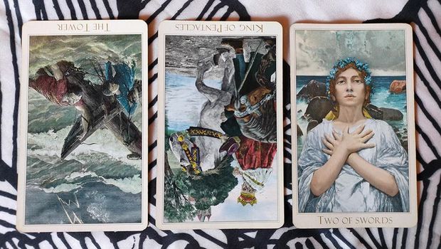 Pembacaan Kartu Tarot Mariatul.
