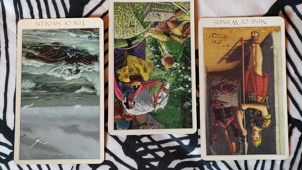 Pembacaan Kartu Tarot Shandyka.